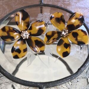 Tortoise Shell Flower Earrings